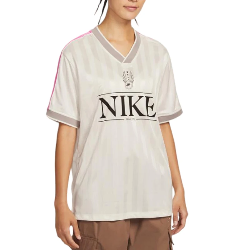 

Женская футболка NIKE AS W NSW V NECK для спорта и отдыха с короткими рукавами IH8505-133