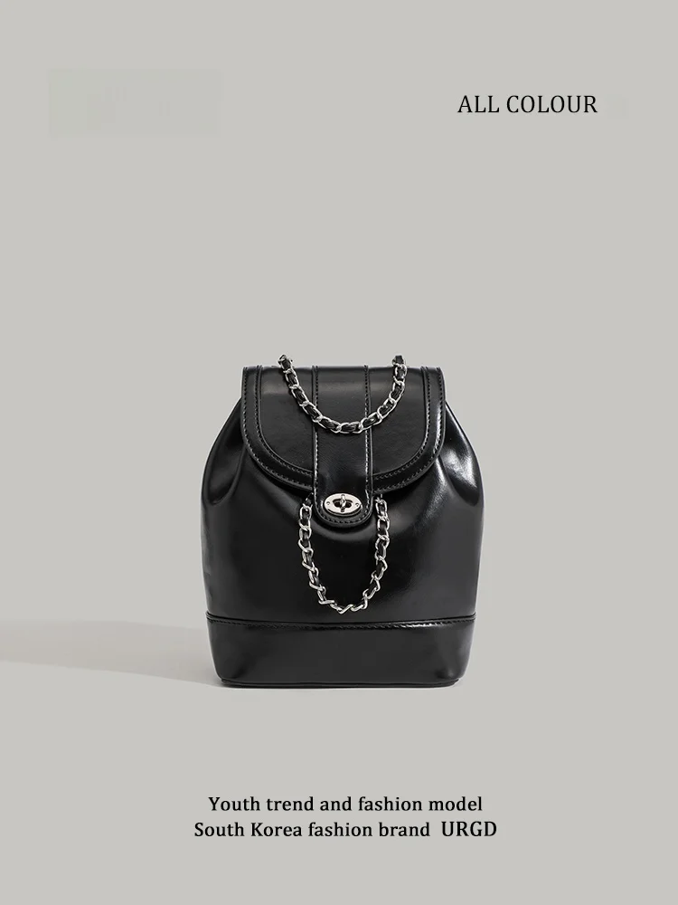 حقيبة ظهر نسائية URGD موديل 2025 الجديدة، حقيبة كتب بسيطة وراقية بسلسلة، تصميم أنيق للشباب، مصنوعة من مادة البوليستر الناعمة