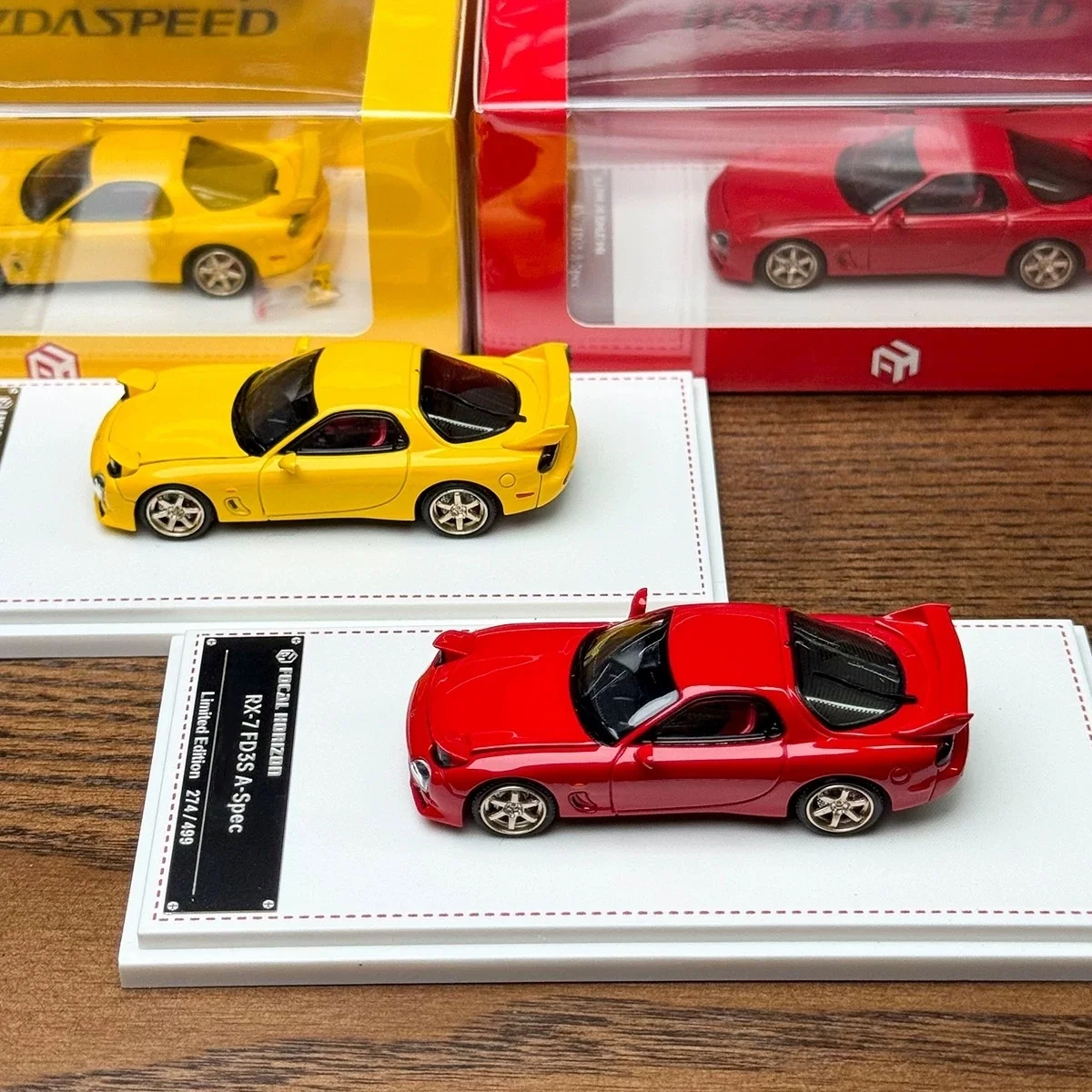 

FH 1:64 RX-7 FD3S Модель с открытой крышкой из сплава в версии Spec Speed