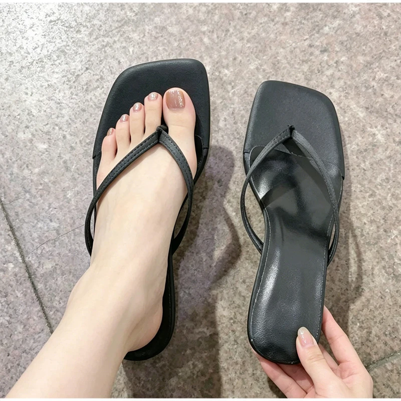 Quadratische Zehenpartie, Krokodilprägung, mittelhoher Absatz, Thong-Sandalen, Damen-Strand-Flip-Flops, ultraweiche Urlaubssandalen, leichtgewichtig – Detail 4