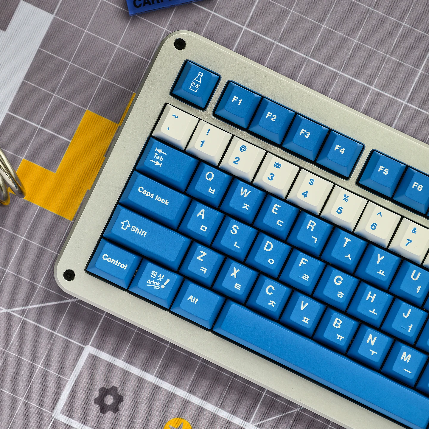 

Korean soju keycaps Dye-Sublimate Cherry Profile PBT keycaps Hangul Blue Keycaps For MX Cherry 64/87/96/108 Mechanical Keyboard