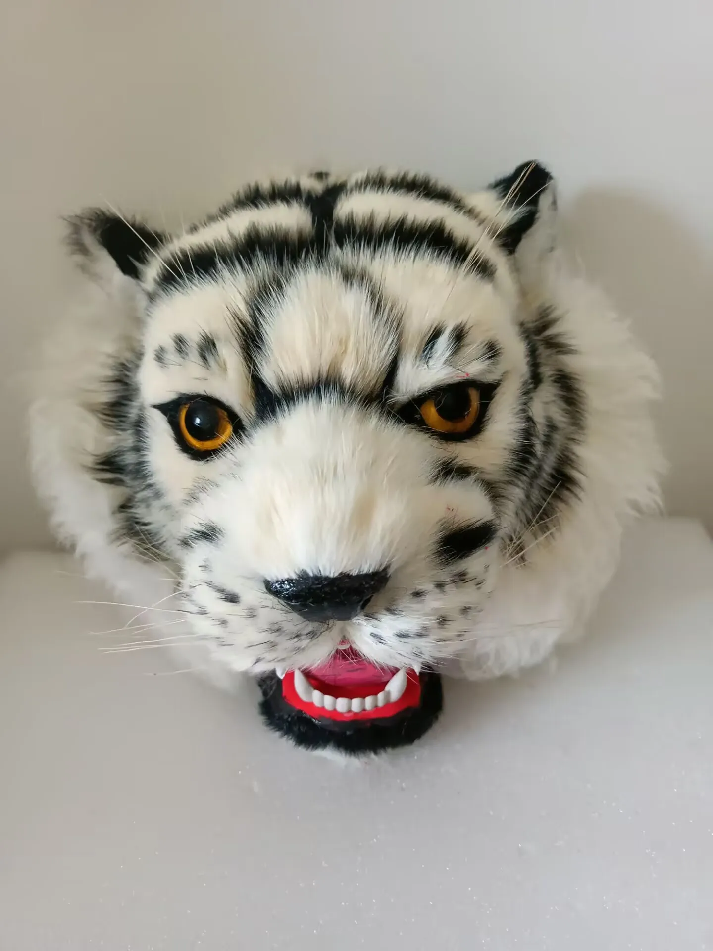 

new simulation plastic&fur white tiger head model home decoration about 25x23cm