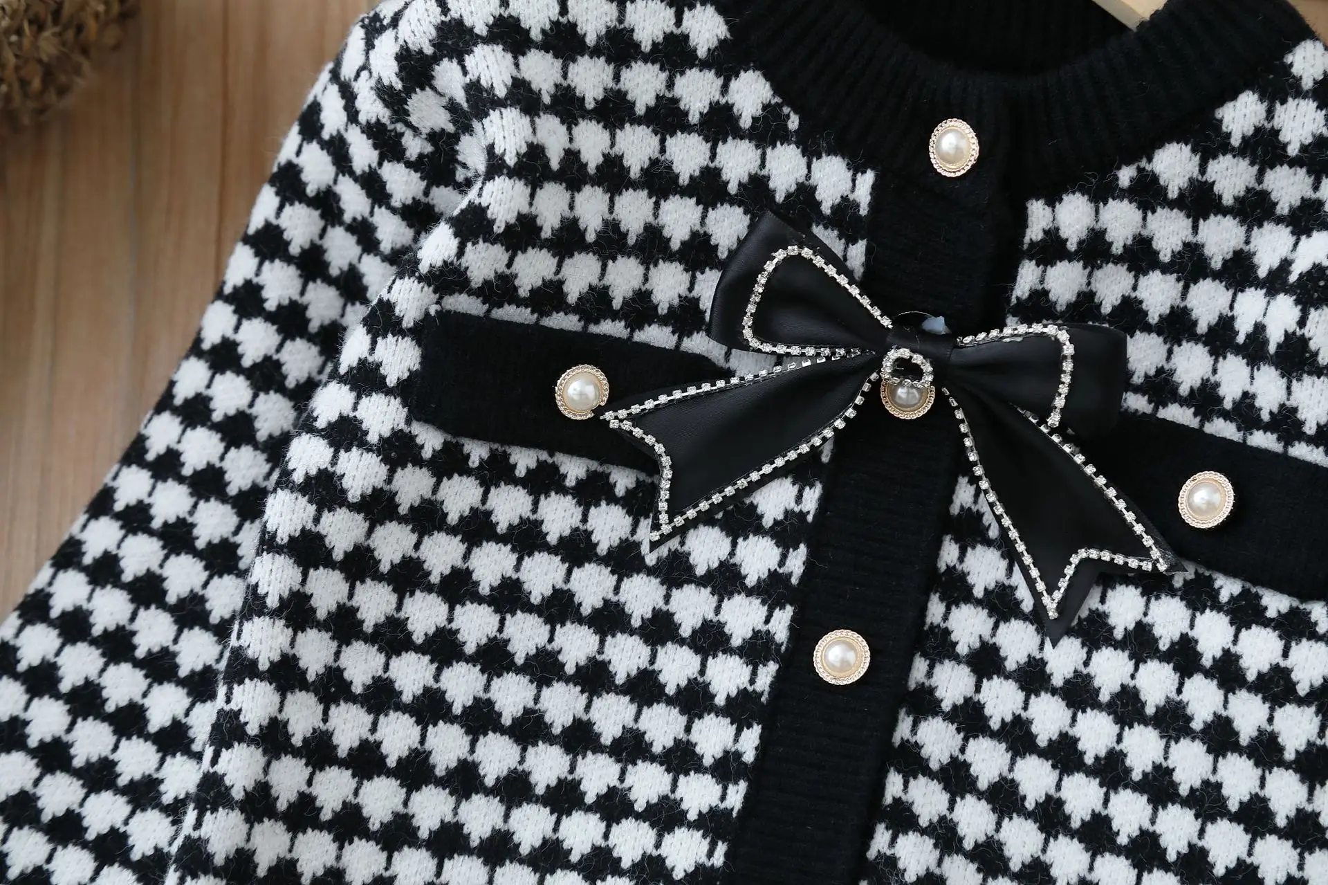 طقم سترة محبوكة مكونة من قطعتين للفتيات لخريف وشتاء 2025 سترة مربعة بنمط جديد للفتيات الصغيرات سترة صوفية #4