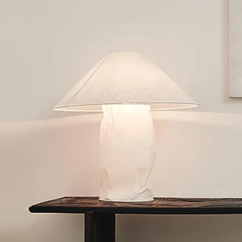 Japońska cicha lampa stołowa designerska w stylu Nordic Living Room hotelowa sypialnia średniowieczna lampa podłogowa kreatywna sztuka