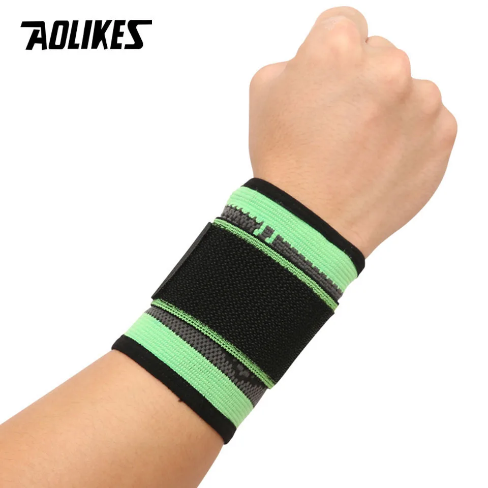 AOLIKES Wrist Brace Wrist Wraps Compression Wrist Strap,Wrist Support for Fitness Weightlifting,Pain Relief,Adjustable Wristband