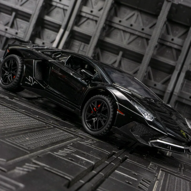 1:32 simulation Lamborghini LP750 alloy rally car model, car decoration has sound and lighting functions, rich details
