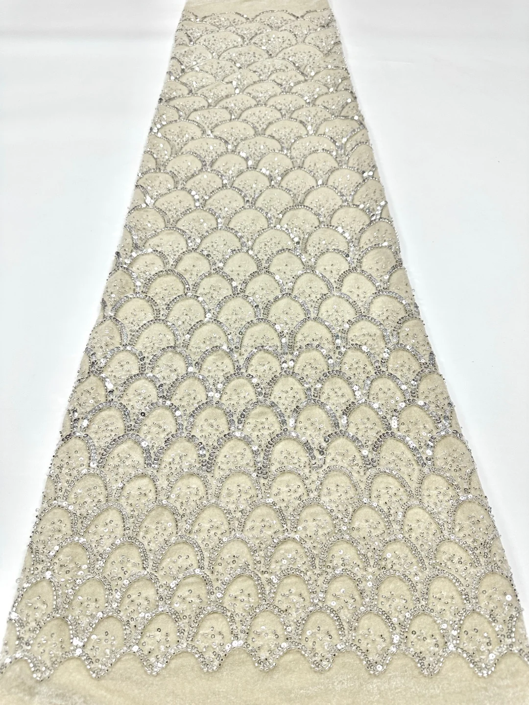 Luxuriöse Pailletten Elegante  – Embroidery Net Fabric Bewertung und Preis
