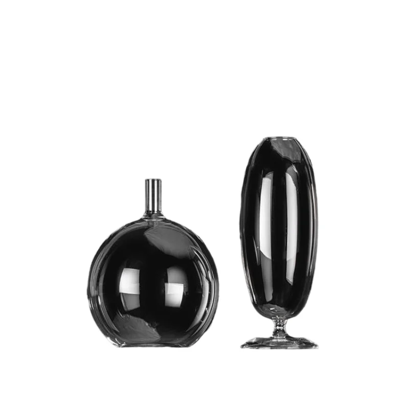 

Clear glass ornaments, vases, hydroponic plants, coffee table ornaments, gardening