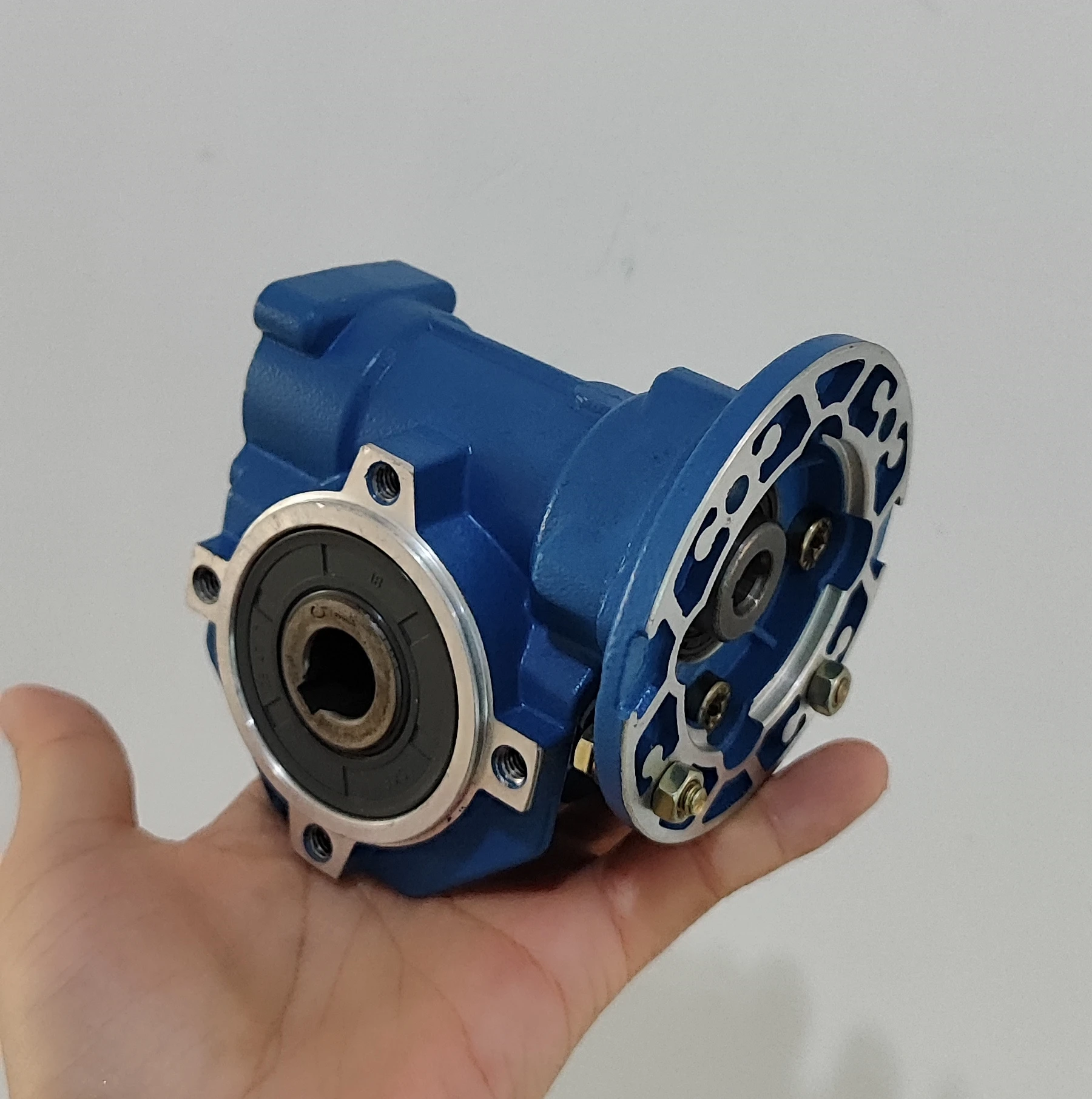 Chenyue Worm Gearbox Gear Reducer Gearbox Reducer CYVF30 NMRV30 Input 9/11 Output 14mm Free maintenance Tin bronze Worm Gear