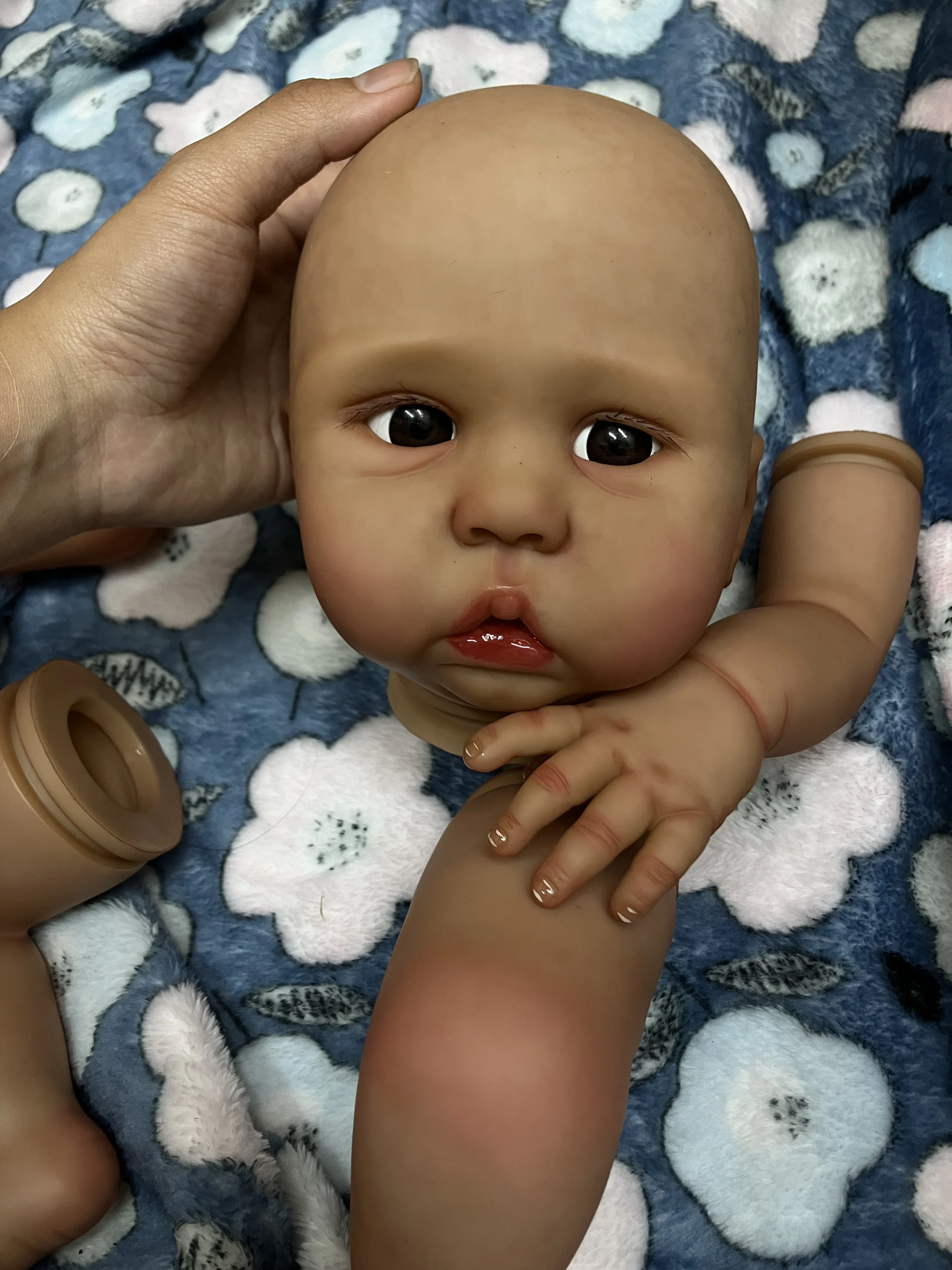 EGO Cutsomized Limited Supply 22inch Reborn Baby Amy Dark Skin Painted Kit DIY Part With Cloth Body Without Hair