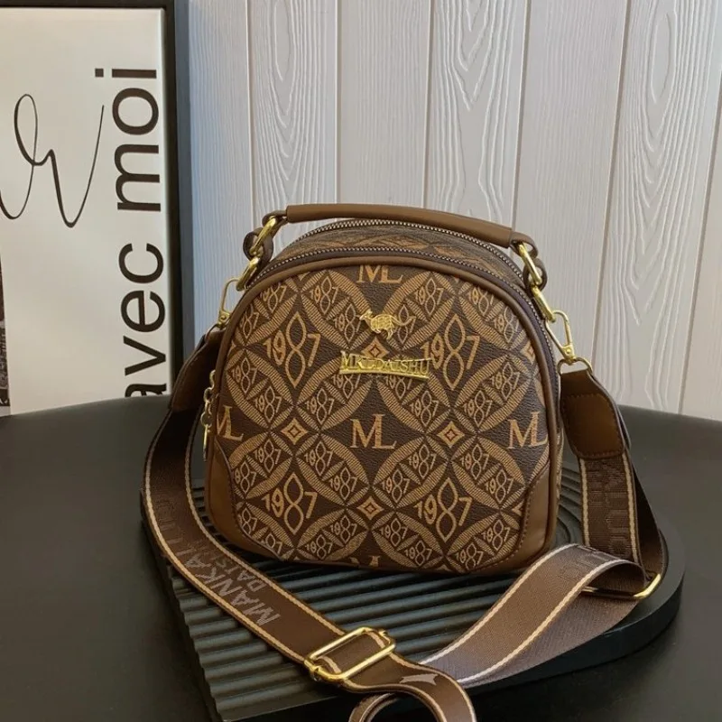 

Large Knitted Wool Tote Bag For Women Cozy Winter Shoulder Handbag Warm Textured Design For Cold Season Fashion