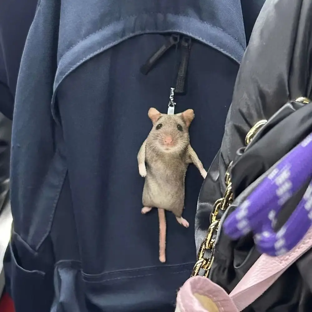 Birthday Gift Simulation Meme Keychain Funny Creative Mouse Keychain Plush mini Simulated Mouse Doll Car Keyring