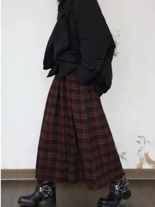 Retro-roter karierter Woll-A-Linien-Midirock für Damen, hohe Taille, lockere Passform, Ci-Pendlerwärme, Markenanhänger, entfernt Rock