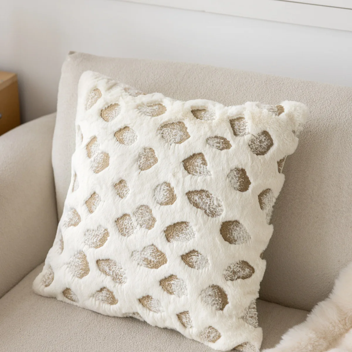 French Cream Light Luxury Cushion Cover Artificial Fur Chenille Jacquard Pillowcase Modern Design Living Room Sofa Pillow Covers