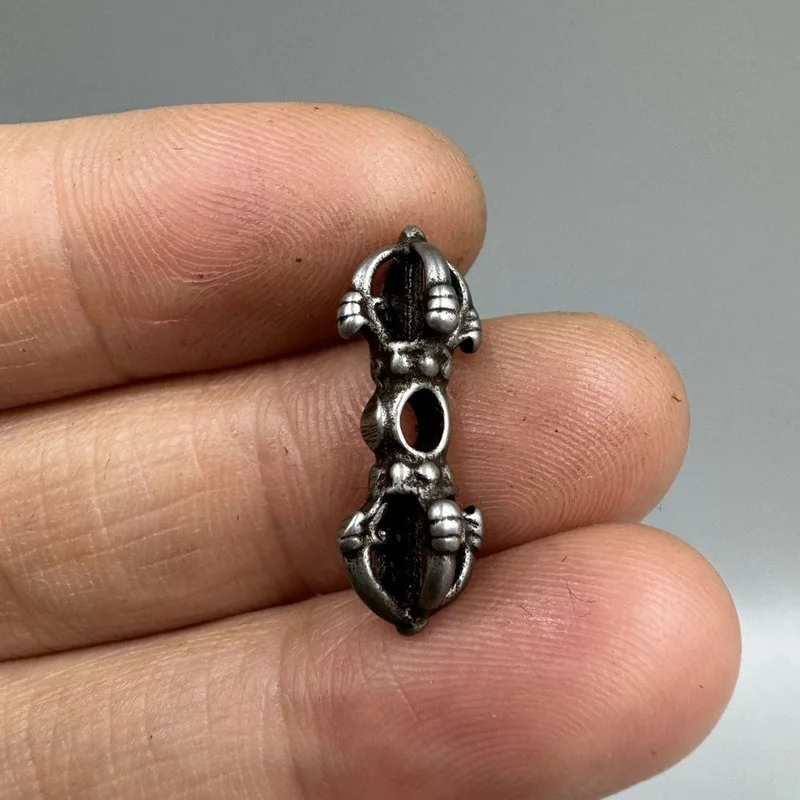 - five-pronged vajra accessories, Tibetan-style bracelet beads, charms, pendants, and small ornaments