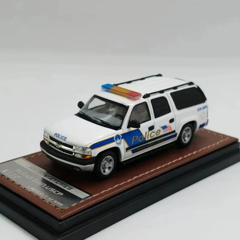 In Stock 1: 64 American Fire Engine Alloy Car Model Cast Static Car Model - Creative Decoration Item - Holiday Gift