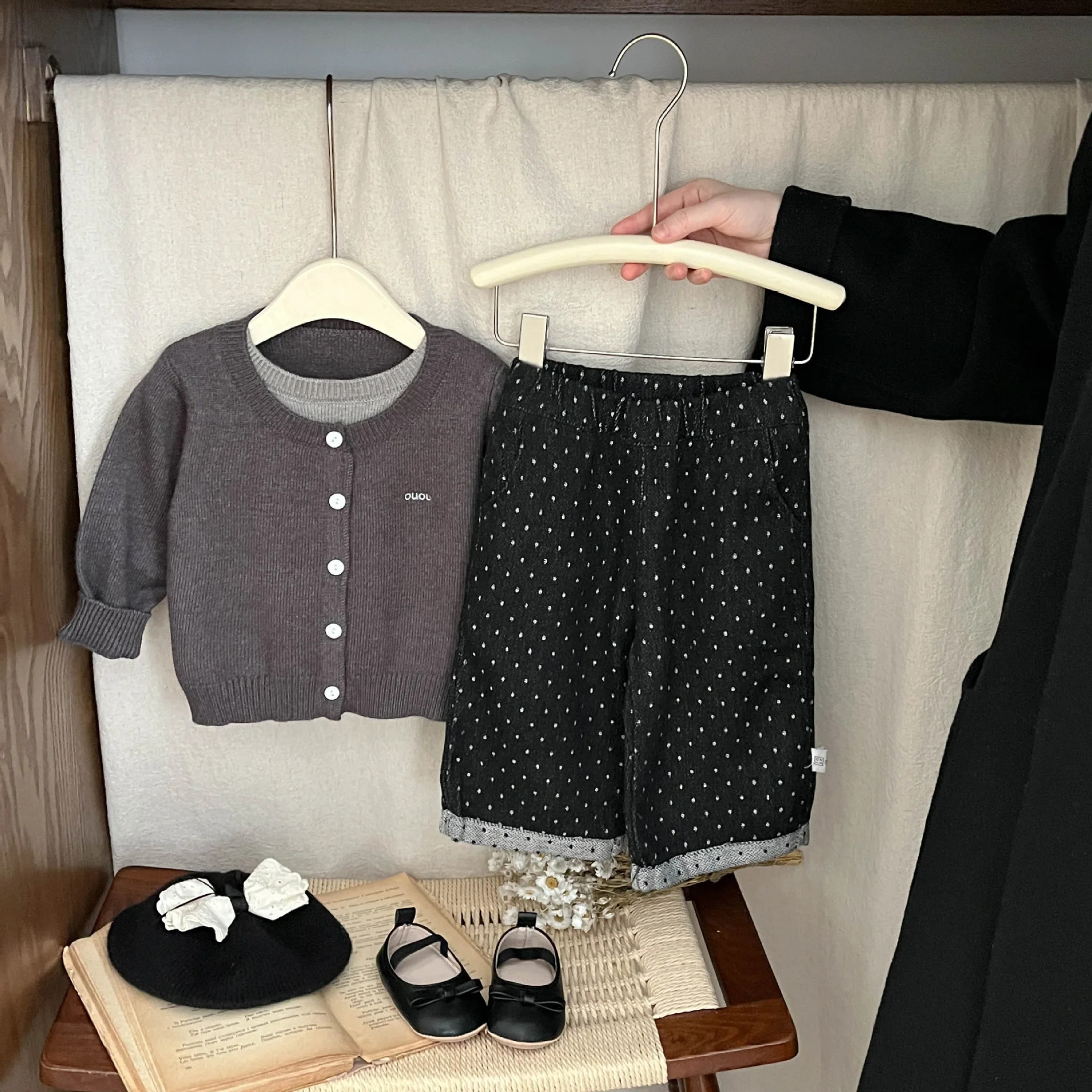 

Детские штаны для маленьких девочек, осень 2023 г., брюки в горошек для маленьких девочек, повседневные корейские широкие джинсы с эластичной резинкой на талии для девочек 1–3 лет