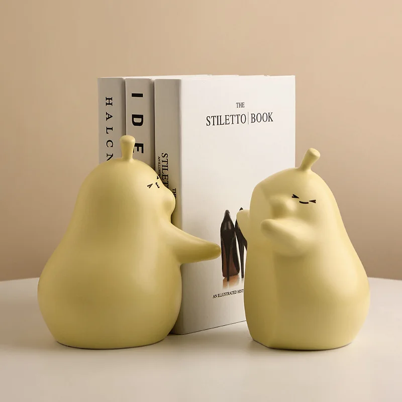 Pear Bookend Resin Hugging Figurines Pear Book Pear Statue Decorative Bookends for Shelf Living Room