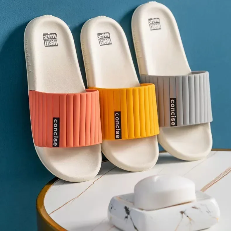 2024 Nieuwe Slippers Heren Zomer Mode Indoor Huis Antislip Badkamer Paar Koreaanse Stijl Sandalen Met Zachte Onderkant