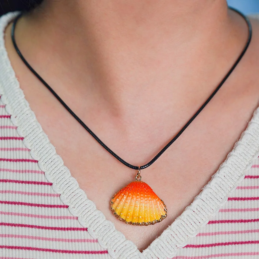 

Bohemia Marine Shell Pendant Necklacke Women Apparel Accessories 50cm Long Collar Joias Wax Rope Beach Holiday Girl Neck Jewelry