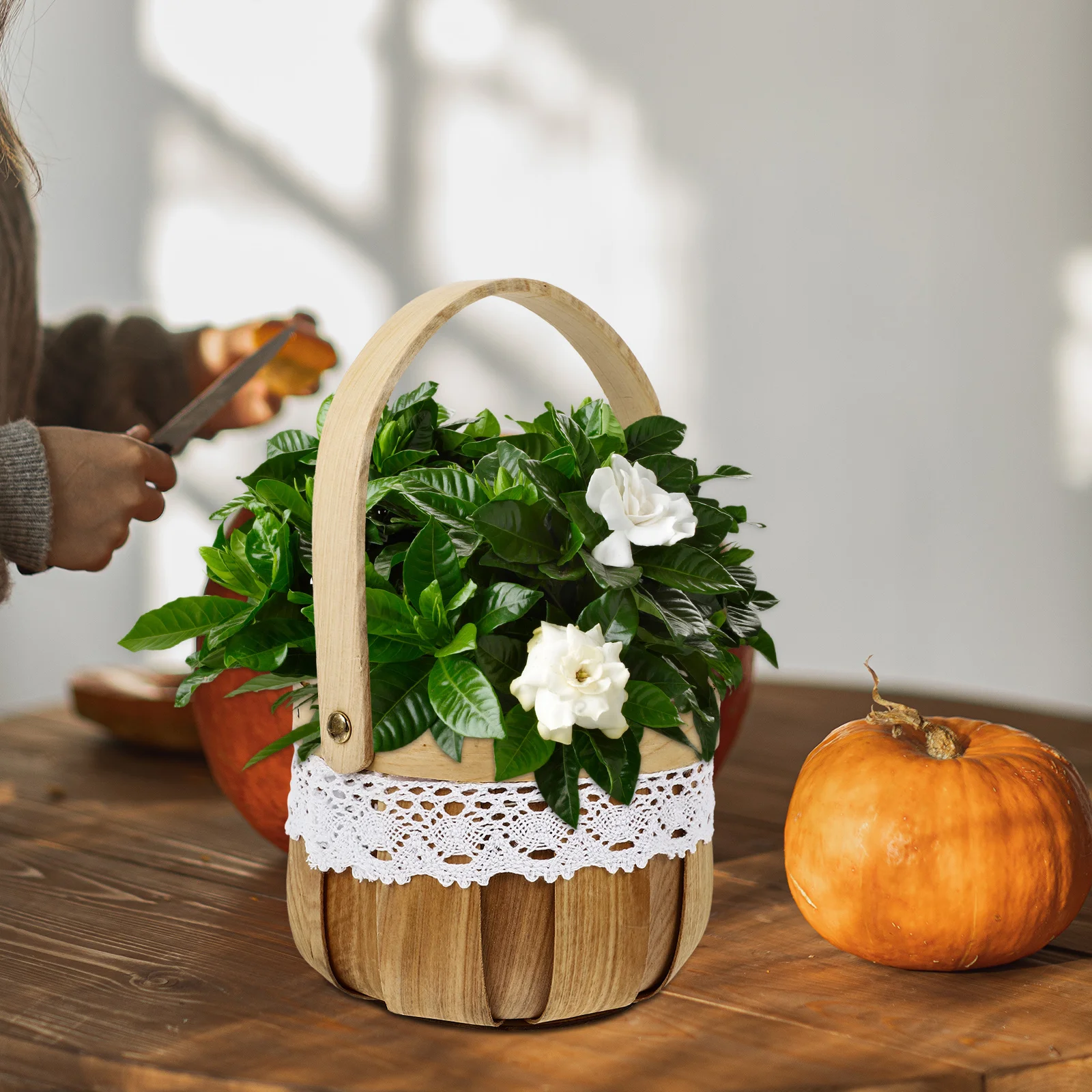 

1Pcs Bamboo Woven Pumpkin Basket Exquisite Halloween Candy Container Gift Basket for Parties Halloween Candy Container