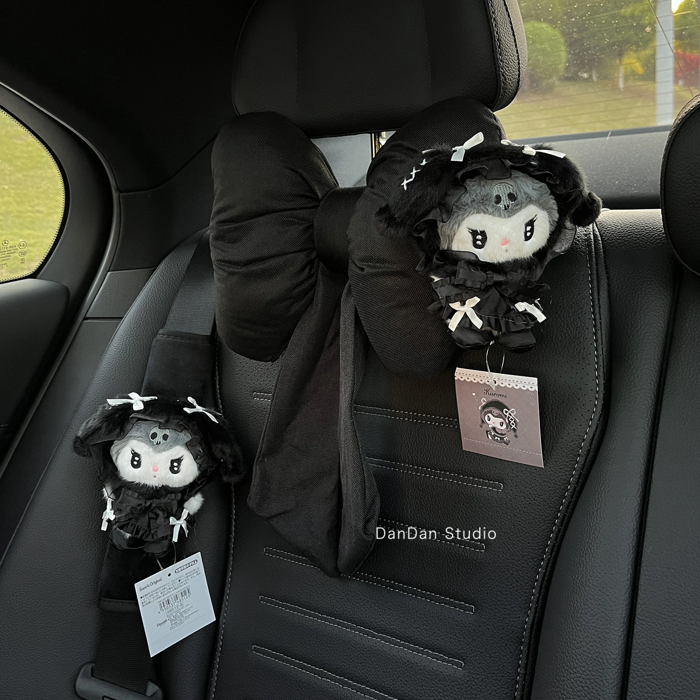 

Cute Kuromi Car Seat Belt Pads Universal Car Seat Shoulder Strap Pad Cushion Cover Car Belt Protector Safety Head Pillow