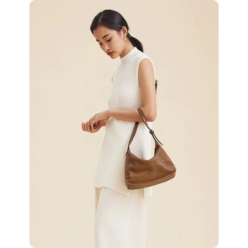 Qiuzhen أعلى الحبوب الخضار المدبوغة جلد البقر تحت الإبط حقيبة المتشرد حقيبة كتف عادية للتنقل حقيبة على شكل زلابية للنساء