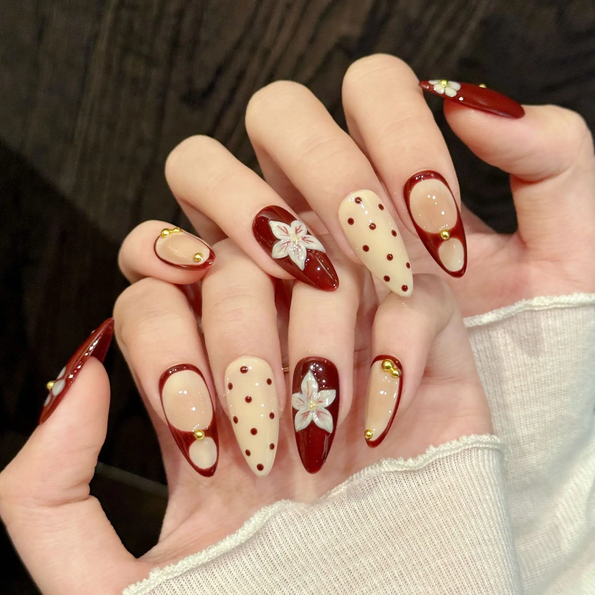

10Pcs Almond Shaped Press On Nails Cherry Wine Red with White Floral Dots Vintage Design Handmade False Nails With 4-PIECE Tool