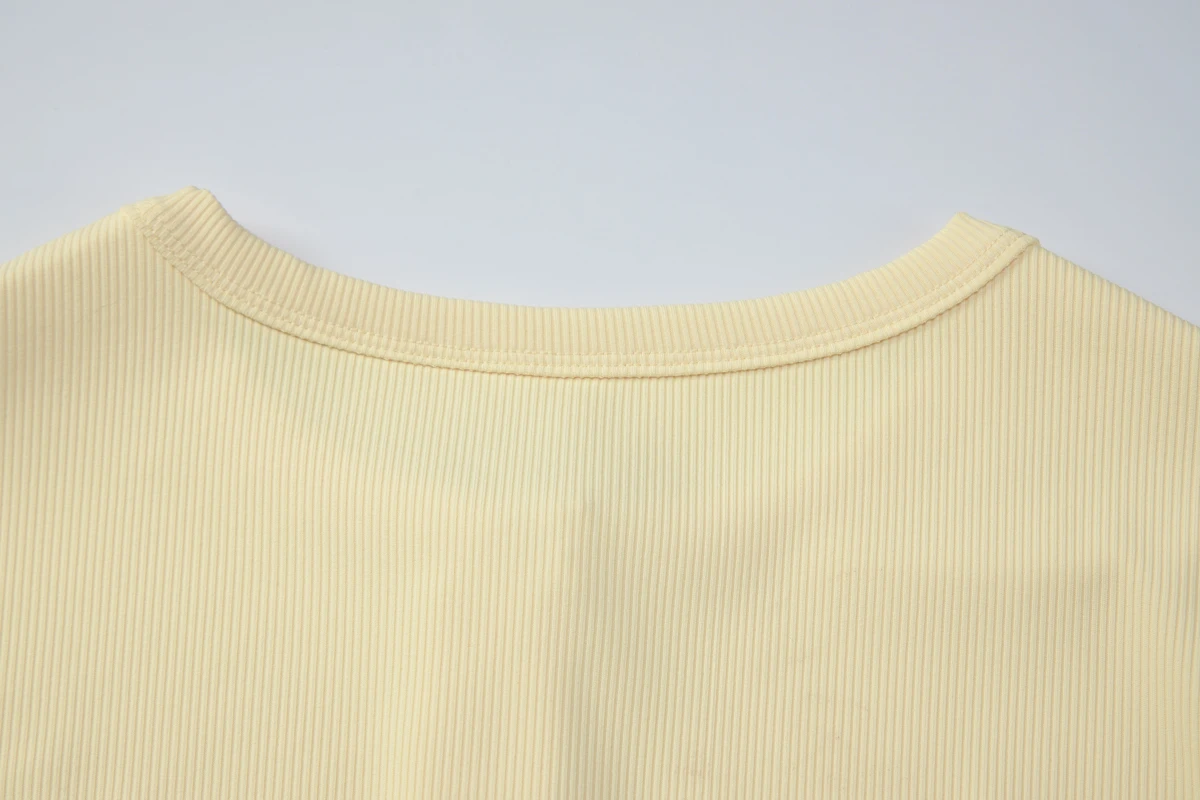 Hugcitar Geripptes Damen-Langarm-Crop-T-Shirt mit Knöpfen, einfarbig, sexy, Herbstmode, Streetwear, Party- und Club-Tops – Detail 9