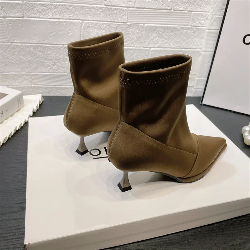 Zapatos de mujer elegantes de tacón alto y fino, nuevas botas cortas de satén con punta estrecha, botines elásticos con temperamento, elegancia corta