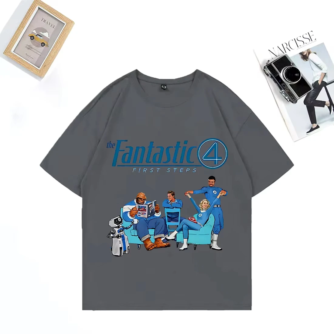 เสื้อยืดโอเวอร์ไซส์ลายกราฟิก The Fantastic Four First Steps สไตล์ฮาราจูกุ ย้อนยุค ผ้าฝ้าย สำหรับผู้ชายและผู้หญิง ของขวัญ เสื้อยืด ภาพยนตร์ปี 2025