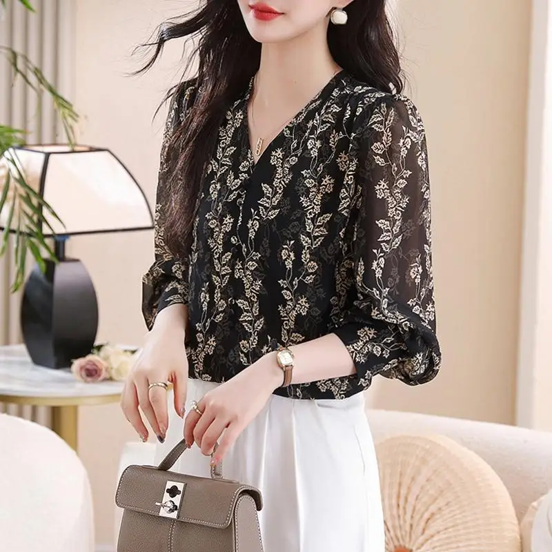 Fashionable Loose V-neck Printed Long Sleeved Chiffon Shirt for Women New Slim and Versatile Top