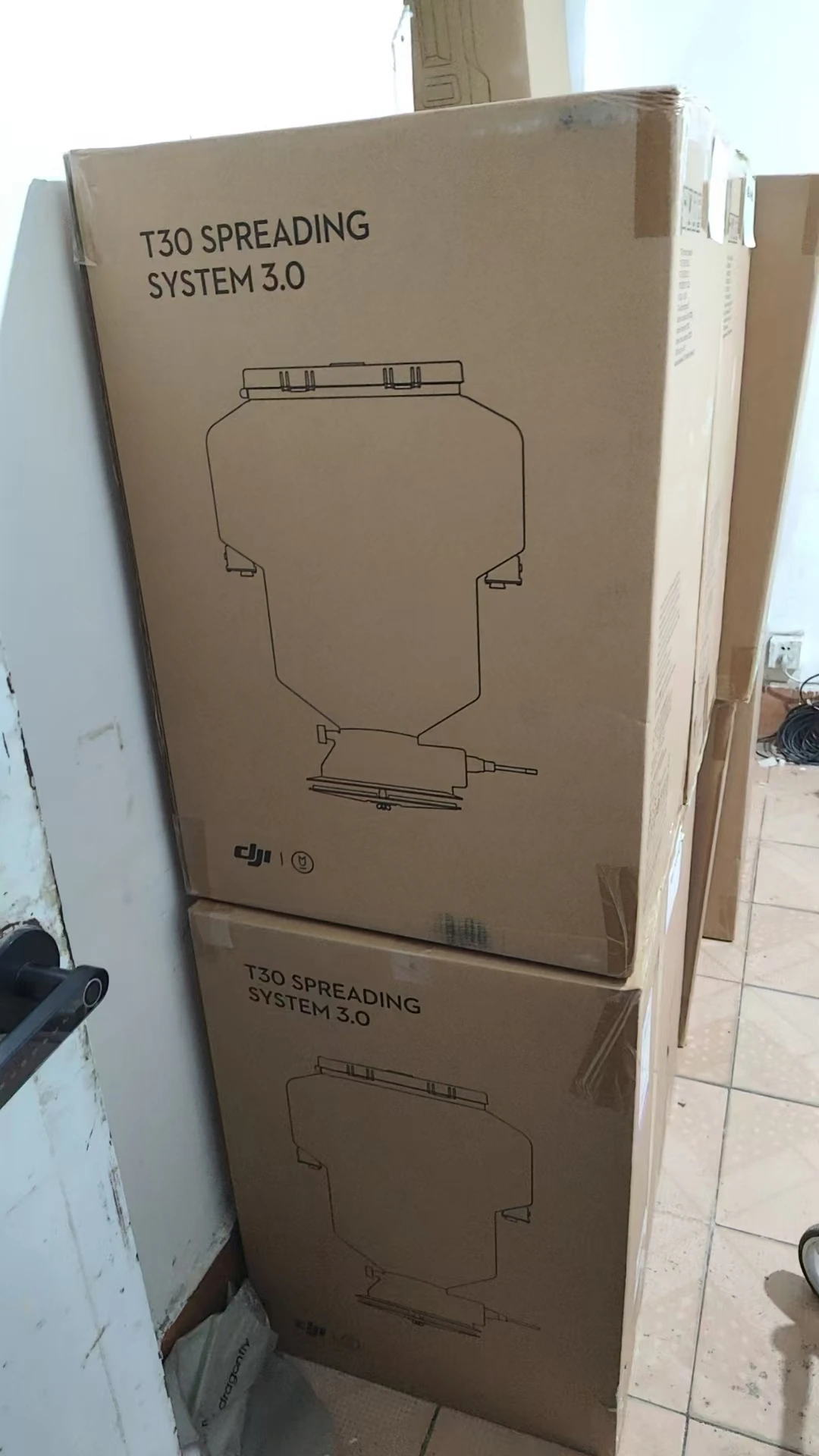 DIJ Agras T30 3.0 Durable Plastic Solid Seed Spreader Agricultural T30 Sprayer With Accessory