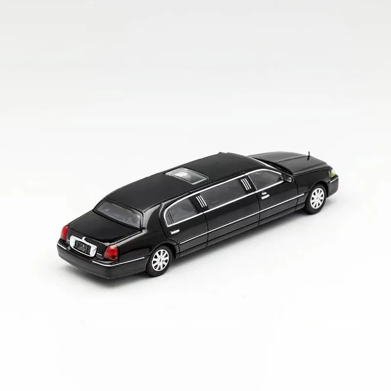 Diecast Original 1:64 Scale Lincoln City Stretch Limousine Simulation Alloy Car Model Static Decoration Collectible Gift Toy