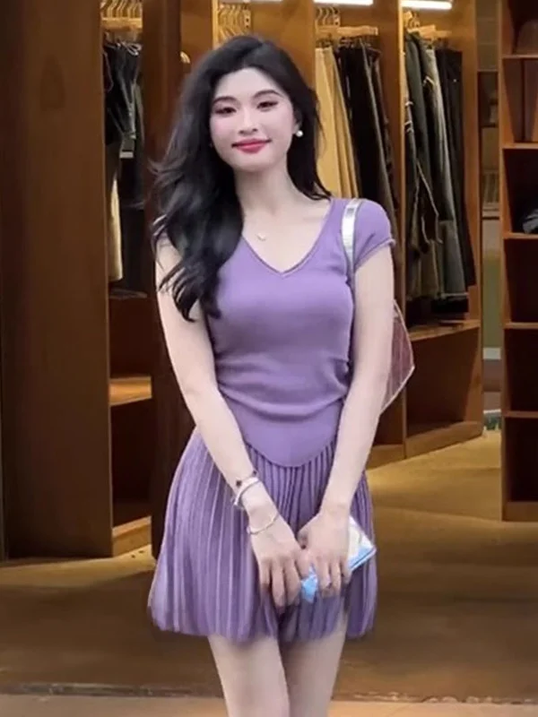 

Korean Sle V-Ne ort Sve T-irt Women's Summer New Purple High Waist Pleated Skirt Two-Piece Set Simple Faion