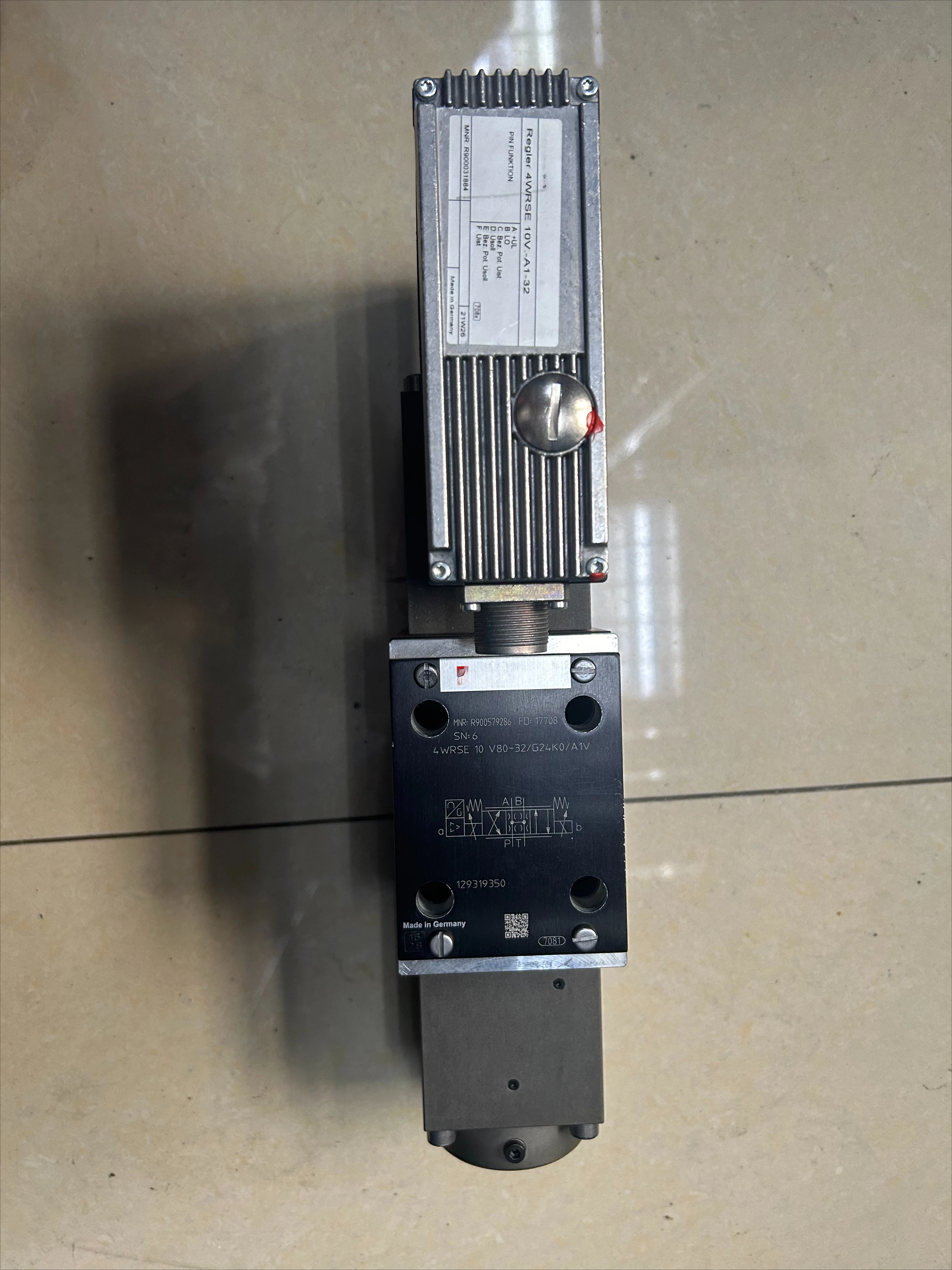 Válvula proporcional hidráulica original Rexroth 4WRSE 10 V80-32/G24K0/A1V