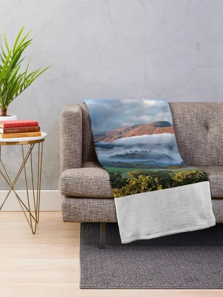 Mists on Derwentwater and Catbells in the English Lake District Throw Blanket Decorative Beds Luxury St anime Thins Blankets