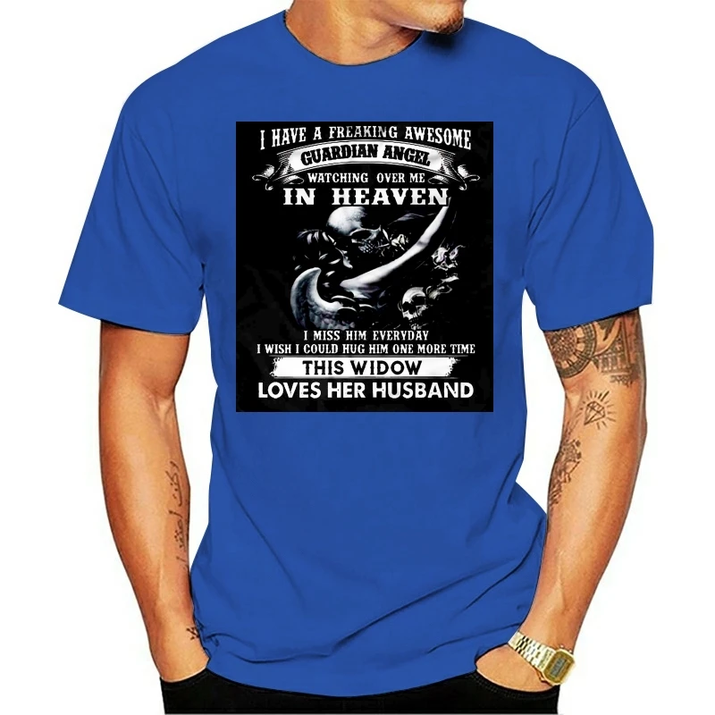 Мужская футболка со страшным потрясающим ангелом-хранителем наблюдайте за мной на небесах эта вдова любит ее мужа женскую футболку