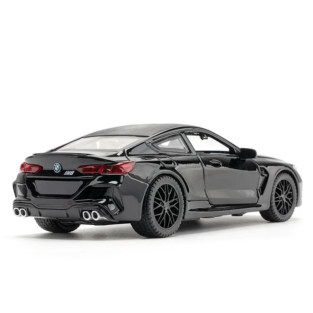 1:32 BMW M8 合金車モデル、サウンド＆ライト、スプリングバックアクション、子供用プレイルーム玩具＆コレクターズアイテム ミニチュアモデル合金車