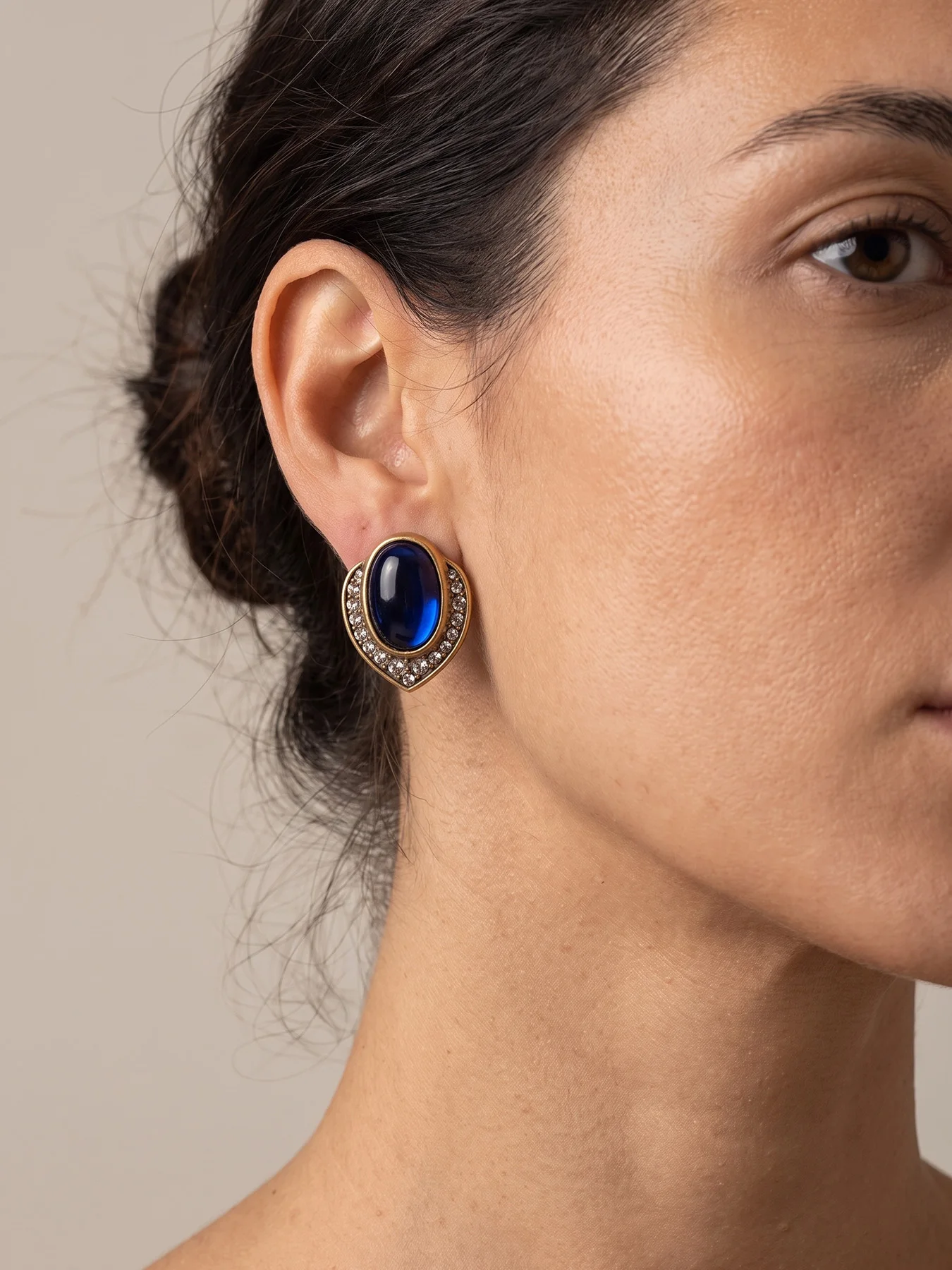 Vintage Sapphire Cabochon Heart Stud Earrings, Antique Gold Paved Crystal Luxury Jewelry