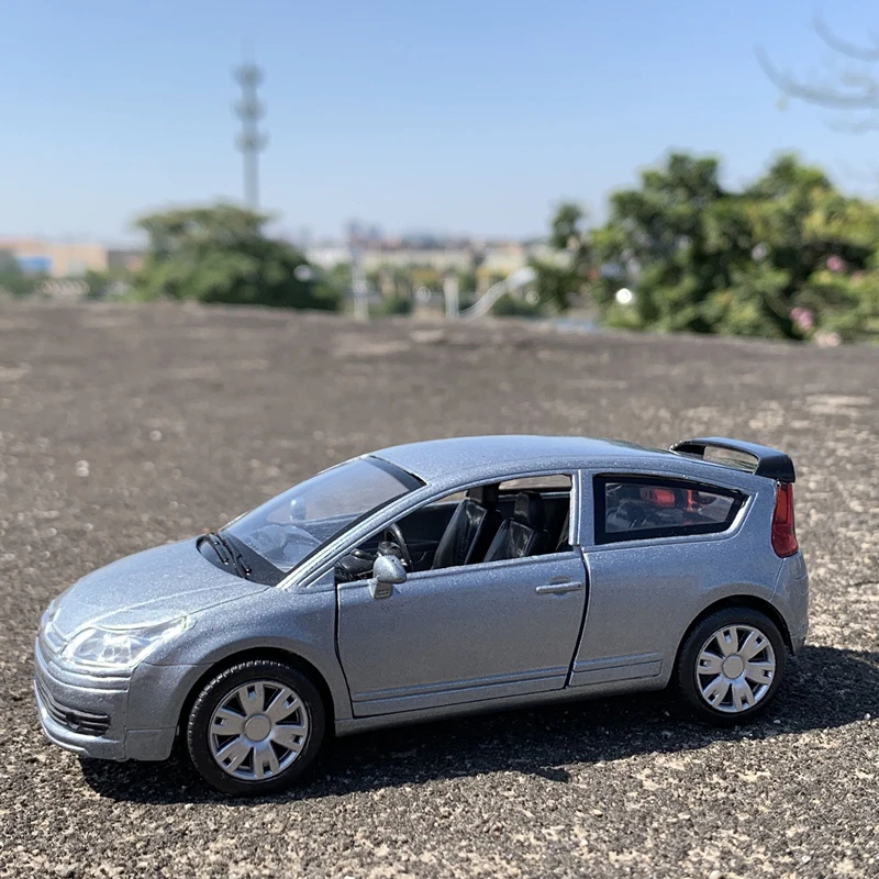 1:32 Citroen C4 SUV Alloy Car Model Diecast Metal Toy Classic Vehicles Car Model Simulation Collection Childrens Gift Decoration