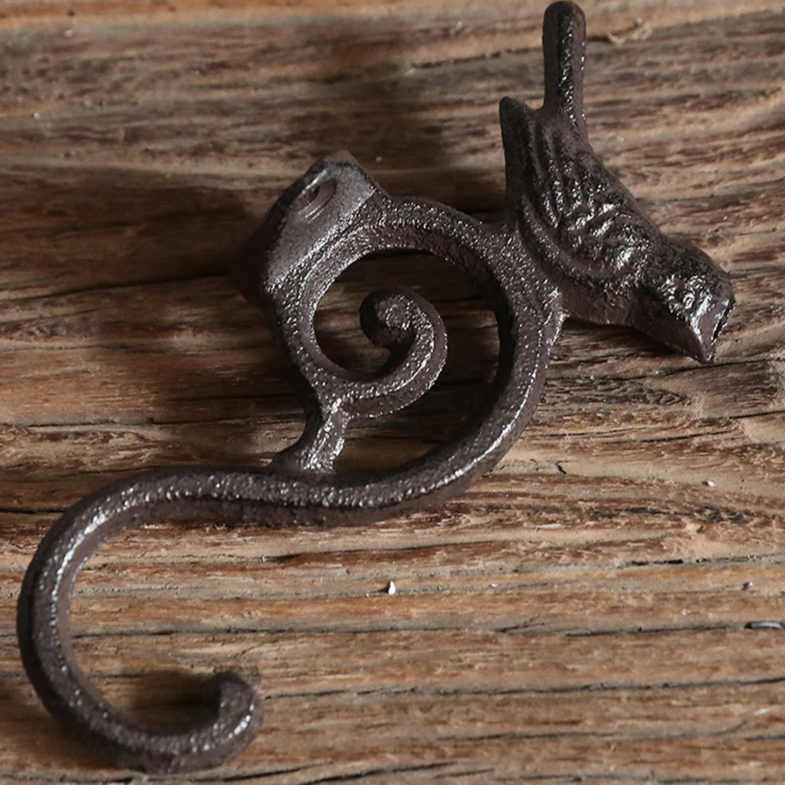Cast Iron Rustic Bird Wall Hook Vintage Decorative Hanger for Entryway Garden Fence Outdoor Indoor Coat Key Hat Scarf