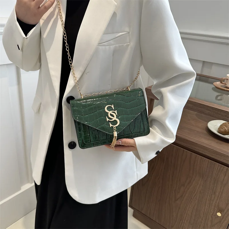 Women Femininity Matching Small Square New Chain Single Shoulder Crossbody Ladies Commute Bag Luxury Design