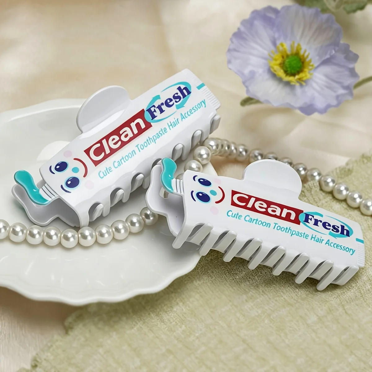 1pc Cute Cartoon Fun Toothpaste-Shaped Hair Clip, PVC Ponytail Sports Hair Clip, Large Universal Hair Claw for Women's Face view 2