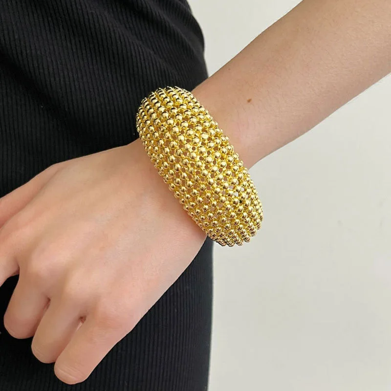 French Vintage Hollow Round Ball Bead Open Bracelet Light Luxury Temperament Female Earring Gift 2024