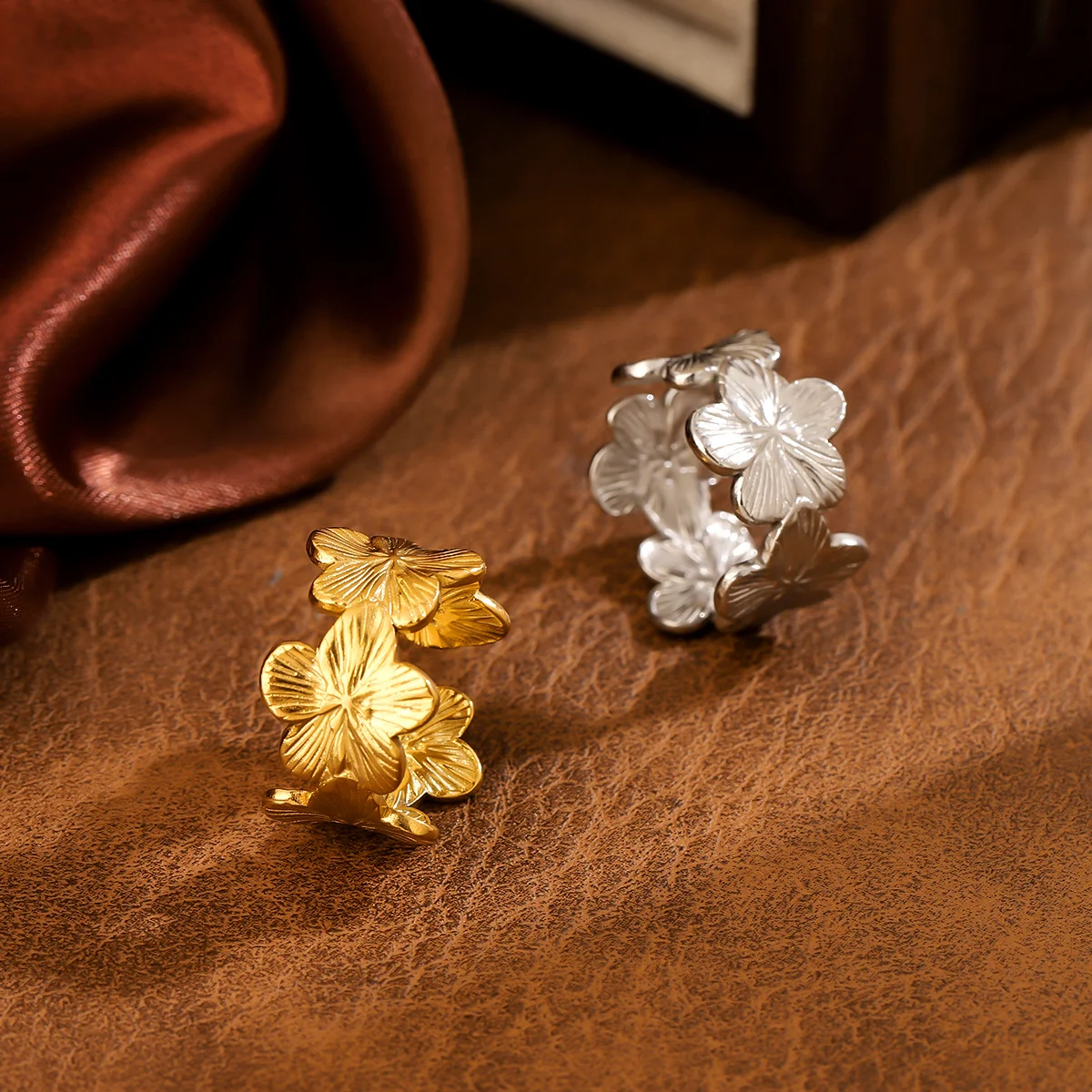 Light luxury five-leaf flower stainless steel ring, waterproof and non-fading heavy metal, with adjustable finger ring