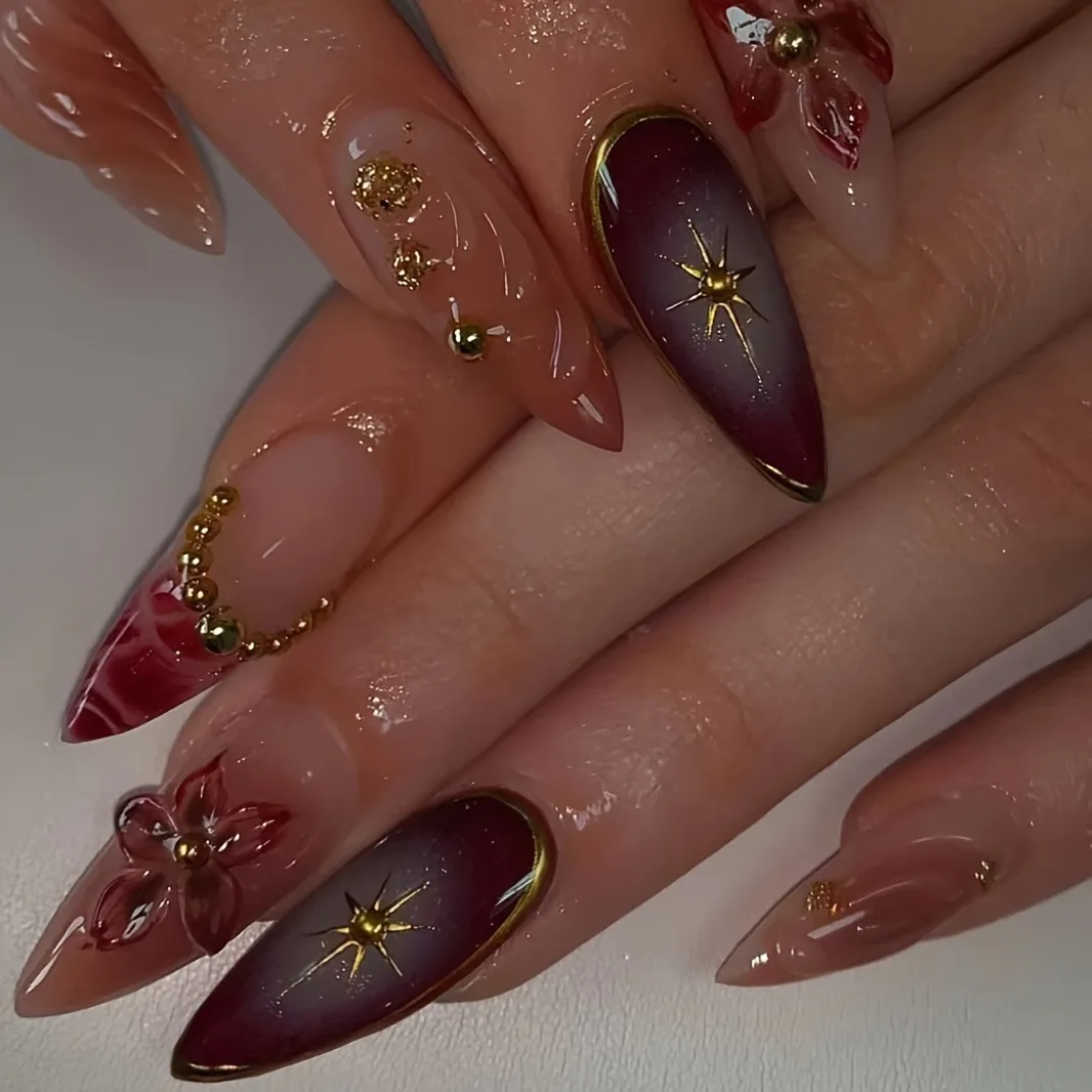 

24Pcs 3D Flower French False Nails Gilded Starburst Design Wearable Press on Fake Nails Mid-length Almond Full Cover Nails Tips