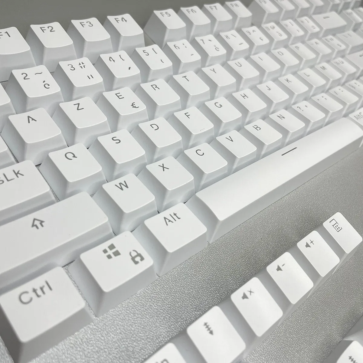 French AZERTY Keycaps 132 Keys OEM Profile ABS Shine-Through Backlit Keycap Set for Mechanical Keyboard MX Switch Compatible