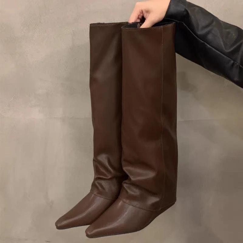 

Женские дизайнерские туфли на танкетке с острым носком, модные роскошные ботинки на высоком каблуке, зима 2025 года, новые пикантные Mujer Chelsea Botas