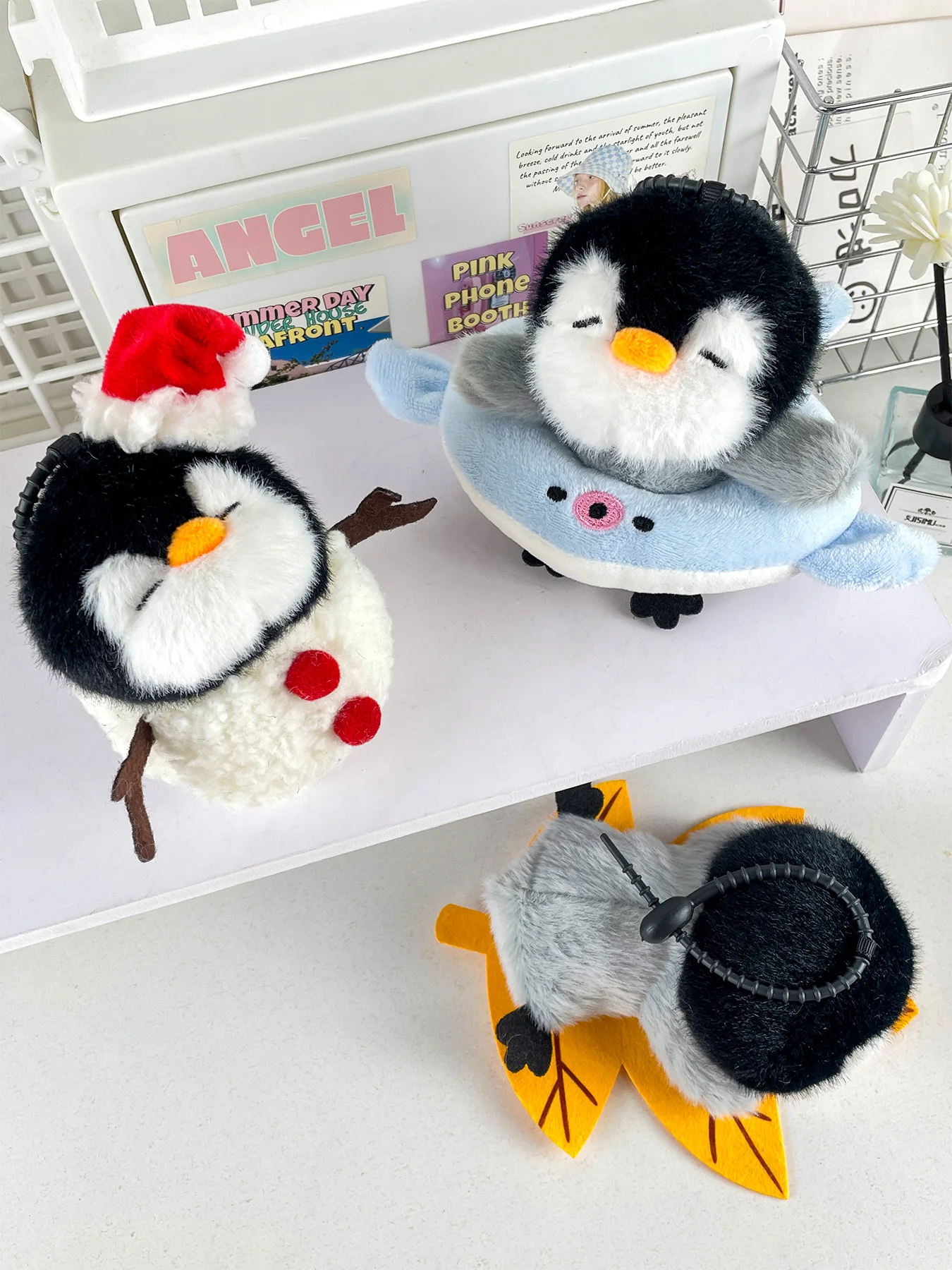 لطيف البطريق أفخم قلادة الربيع، الصيف، الخريف، الشتاء، اللوازم المكتبية الإبداعية، الزينة، دمى المفاتيح زوجين